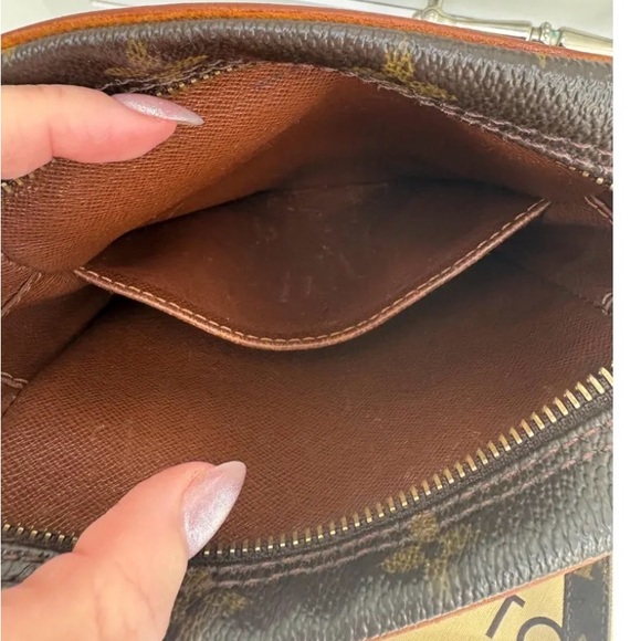 Louis Vuitton Vintage Monogram Danube Crossbody Bag - Picture 7 of 7